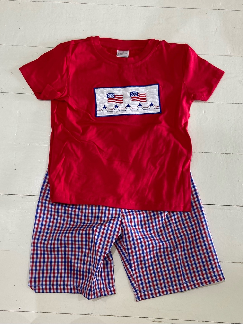 Red Kids shirt and shorts with Flag Patch